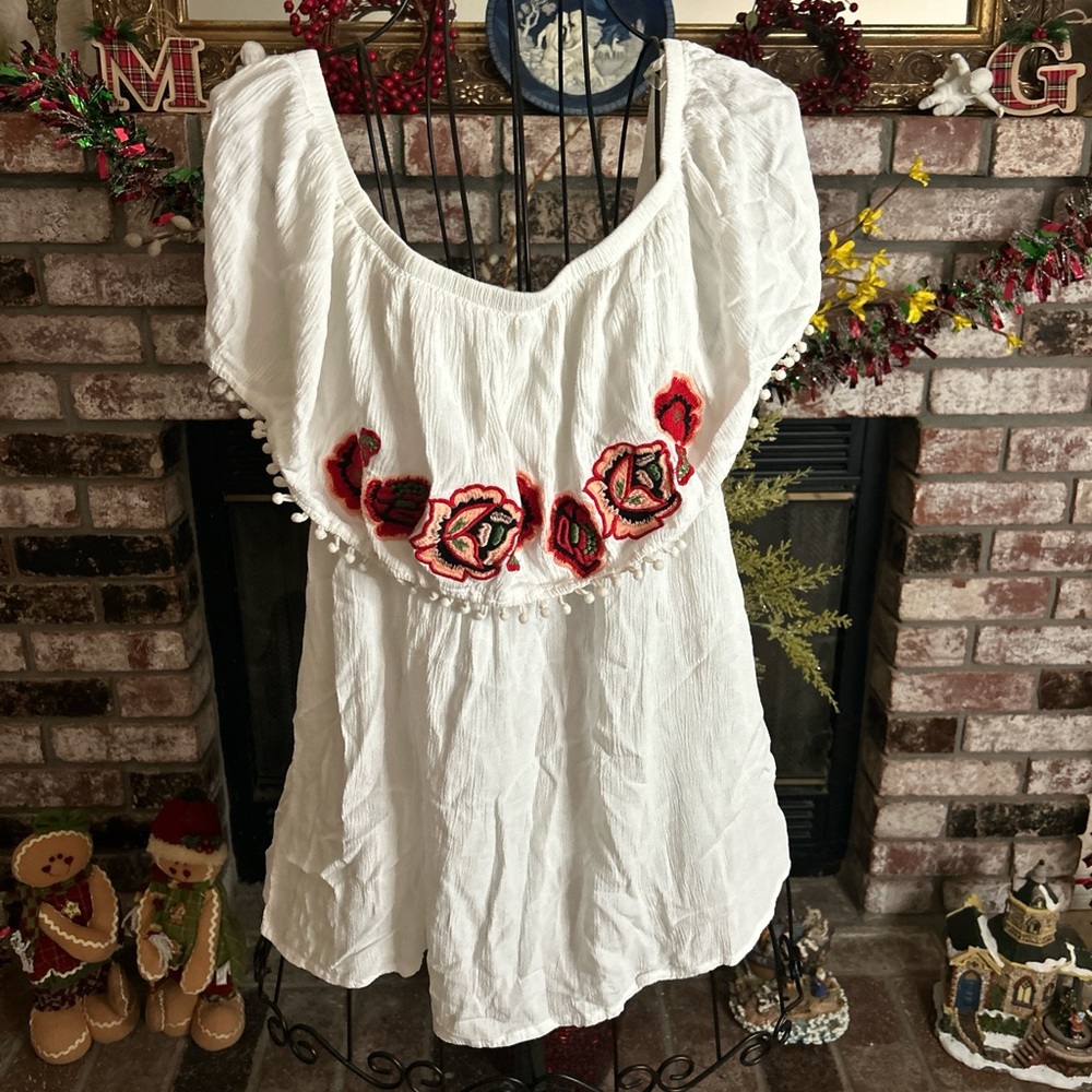 Dizzy Gal Top With Red  Floral Embroidered Off The Shoulder Pom-Pom Trim Sz XL